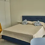 فندق مبيت وإفطار To Be Sea View 3*