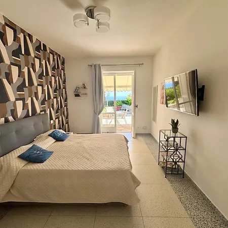 B&B To Be Sea View