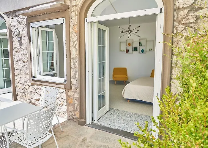 To Be Sea View Bed & Breakfast 3*